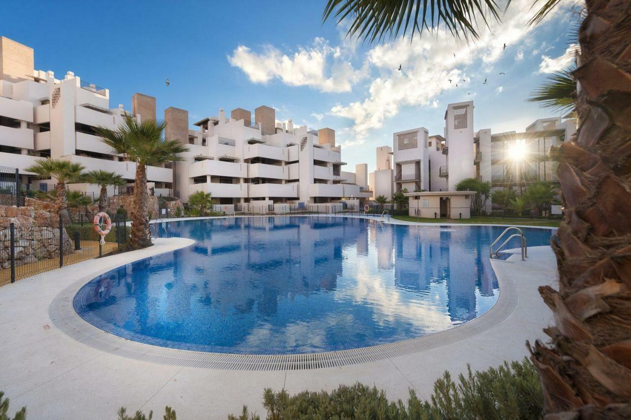 Bahia De La Plata Luxury Apartments Estepona Eksteriør bilde